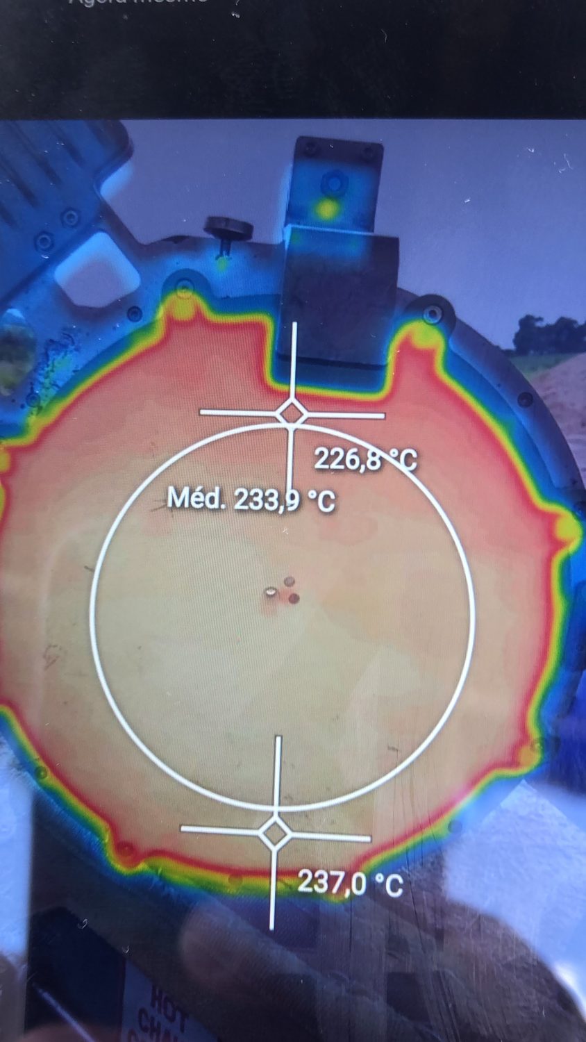 Inspeção com imagem térmica de placa aquecedora